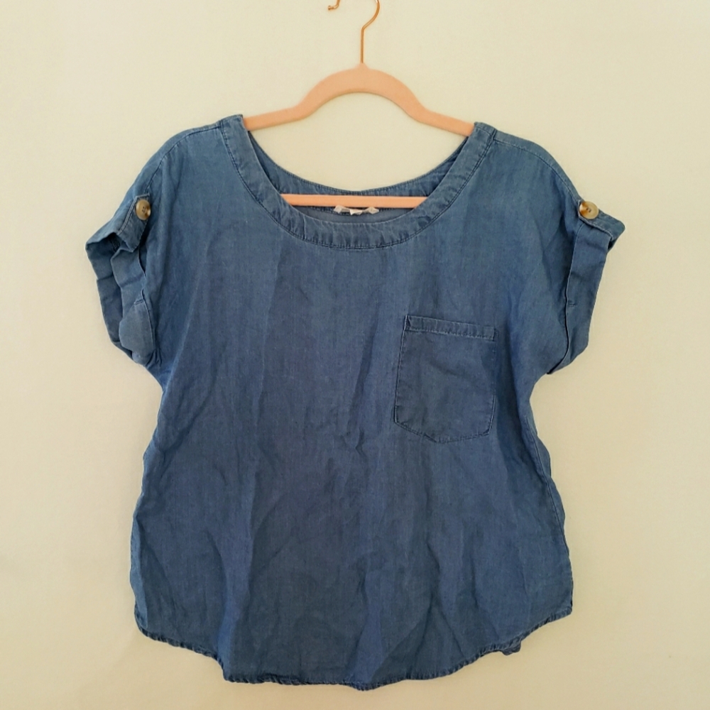 Blu Pepper Chambray Short Sleeve Top With Button Tab Sleeves, Lightweight Denim